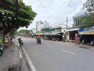 Nhà 2 tầng dt109m ,mặt phố 20m gần trường học nhà thờ và chợ rất sầm uất