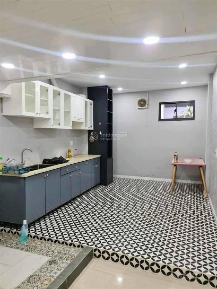 Nhà 2 tầng dt109m ,mặt phố 20m gần trường học nhà thờ và chợ rất sầm uất