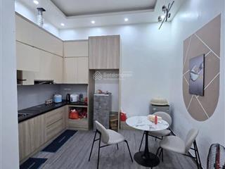 Chính chủ cần bán nhà ở ngõ 20 mỹ đình mặt tiền 4.1 diện tích 60m , ô tô đỗ cổng tặng full nội thất