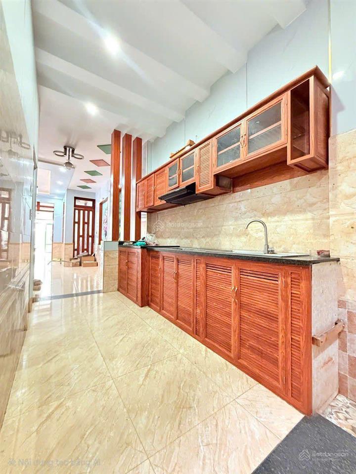 Nhà mới đẹp ngang 5.3m sân rộng đậu 2 ô tô sát ubnd tân bình dĩ an. dt 116m (5.3 x 22m