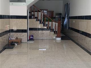 Khu phố đông chiêu ~ tân đông hiệp ~ dĩ an bình dương. diện tích 81m2 (4,5 x 18m). nhà mới 3t