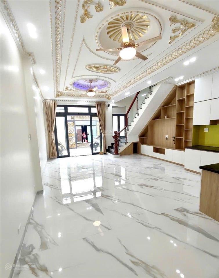 Nhà mới ngay trung tâm y tế dĩ an bình dương nhà 3 tầng + diện tích (5.5m x 12.5m) 68m2