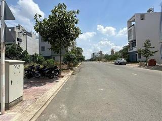 Chủ gởi bán gấp căn nhà 4 tầng  p. bình an  tp. dĩ an  bình dương. diện tích 76m2 (5m x 15,2m)