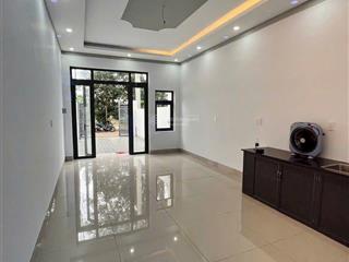 Nhà mới .sổ riêng thổ cư.dt106m
