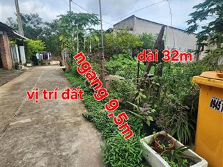 Đất thích hợp làm nhà vườn. sổ rieng thổ cư .gần ql1a, trường học , dân cư an ninh .giá ngop
