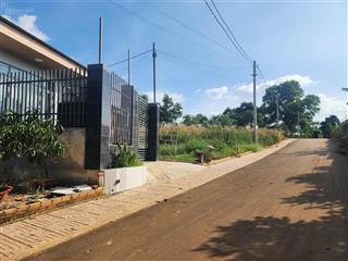 Đất nền thổ cư .đường nhựa .khu dân cư