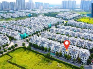 Bán nhanh bt song lập sao biển 9 trục thông hồ, giá tốt 29 tỷ bao phí tại vinhomes gia lâm
