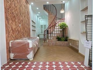 Bán nhà 4 tầng  40m2  nhà khánh hội q4  mới 100% thiết kê riêng  chỉ nhỉnh 6 tỷ