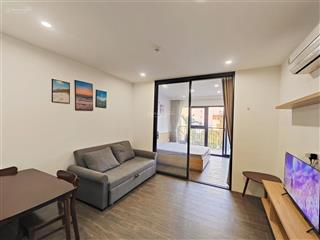 Căn 1 ngủ 1 khách 45m2 full đồ , có ban công thoáng , oto đỗ cổng khu ba đình