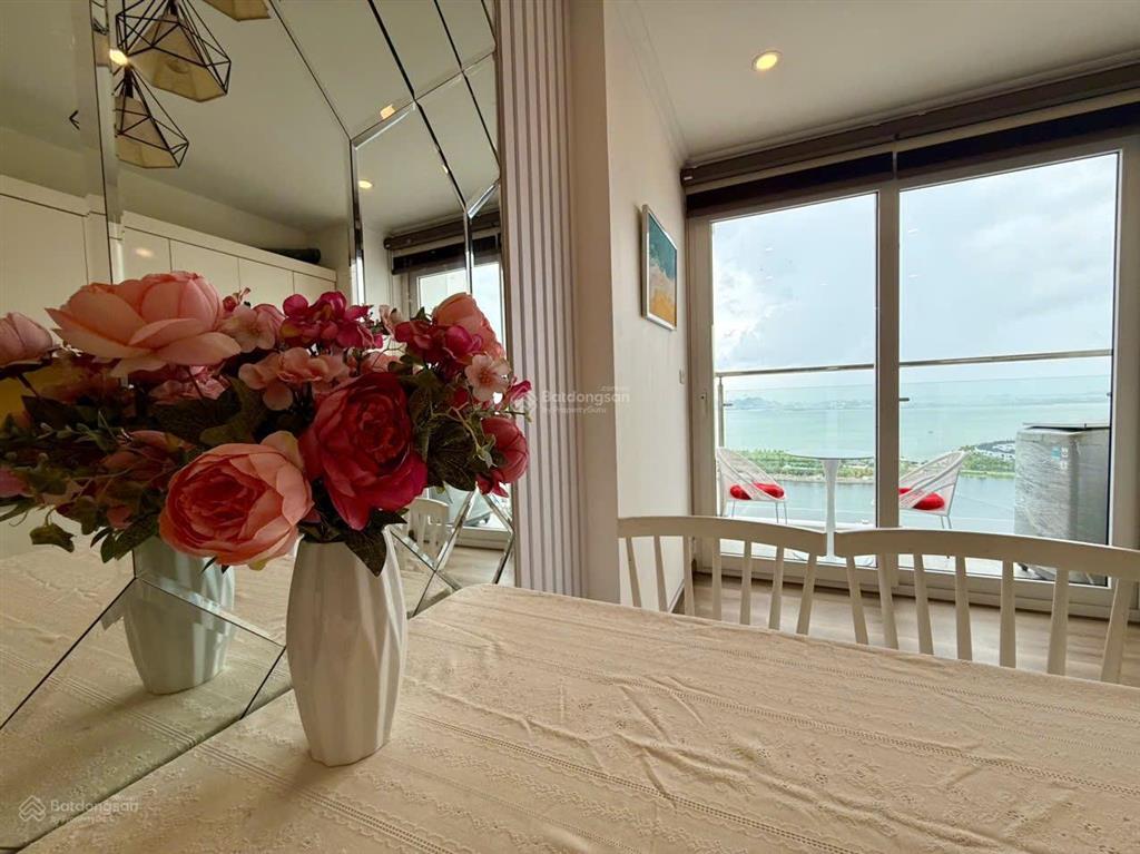 Bán căn ngoại giao view biển giá rẻ. dt 68m2