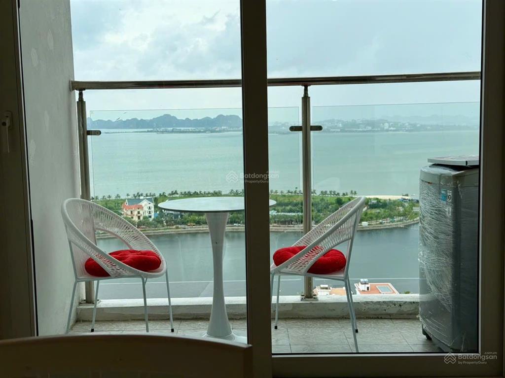 Bán căn ngoại giao view biển giá rẻ. dt 68m2