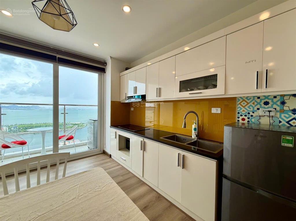 Bán căn ngoại giao view biển giá rẻ. dt 68m2
