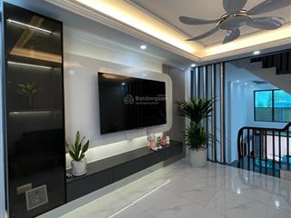 Nhà mới 6 tầng ngõ 816 kim giang chỉ 8.25 tỷ dt 40m2 ô tô gần