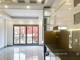 Vỉa hè kinh doanh trần kim xuyến! ô tô dừng đỗ ngày đêm, 7t thang máy, kd vp 1,5 tỷ/năm, 2 thoáng