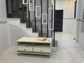 Xe hơi đỗ cửa hẻm một trục thẳng 30m ra mặt tiền nhà mới dọn vào ở ngay
