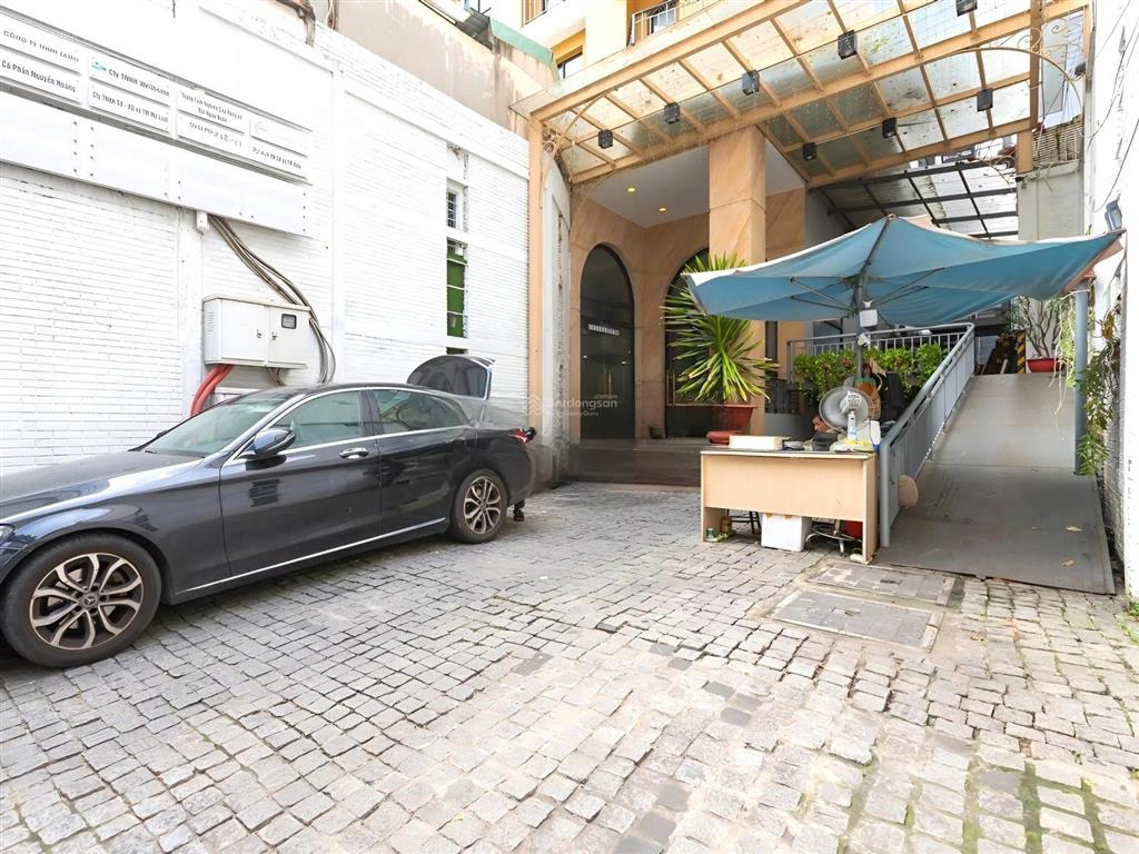 Duy nhất 285m2 giá 66 triệu/tháng  cao ốc adele