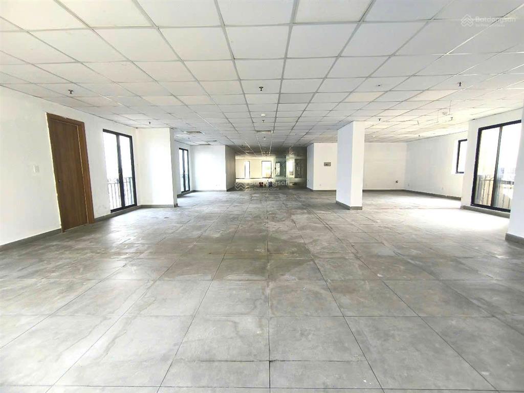Duy nhất 285m2 giá 66 triệu/tháng  cao ốc adele