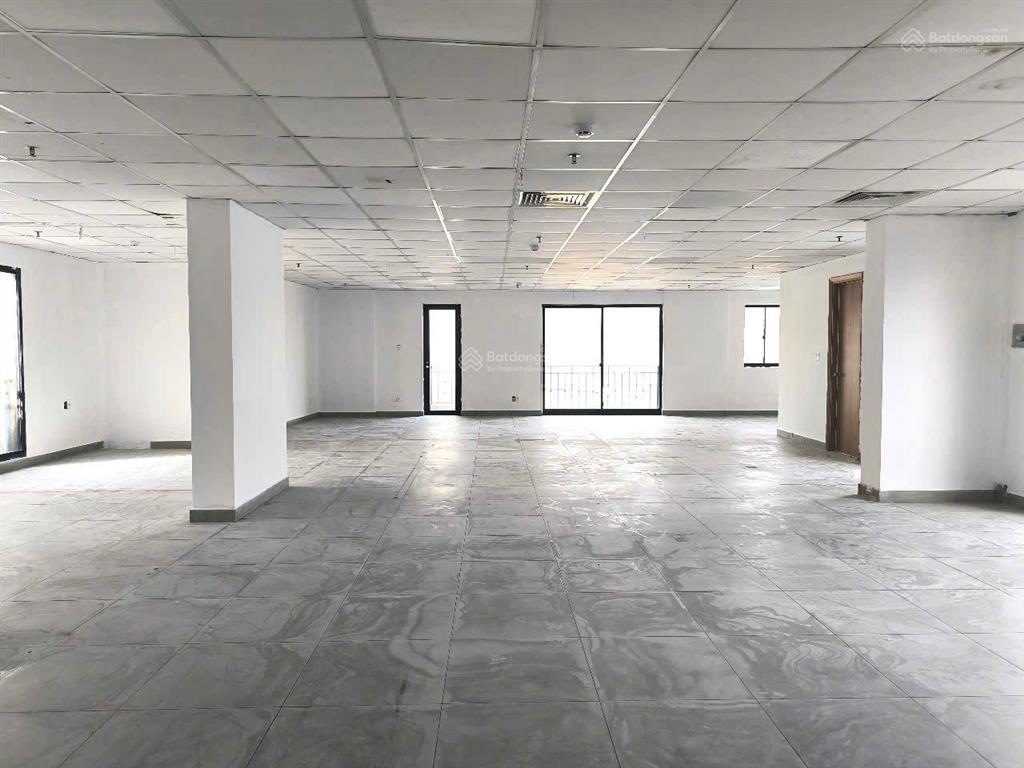 Duy nhất 285m2 giá 66 triệu/tháng  cao ốc adele