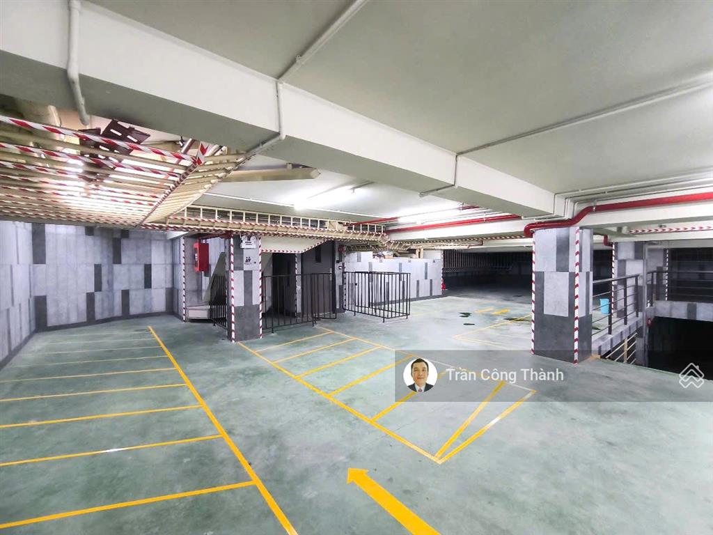 Văn phòng 131m2 giá 30,5 triệu/tháng full nội thất, miễn phí (điện, xe máy, wifi, phòng họp)