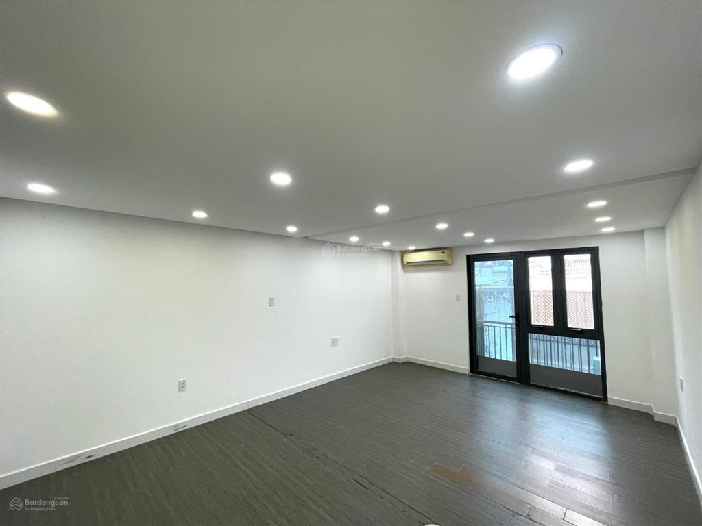 Văn phòng 35m2 giá 9 triệu/th (1 phòng duy nhất)