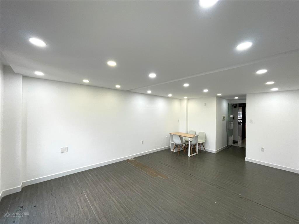 Văn phòng 35m2 giá 9 triệu/th (1 phòng duy nhất)