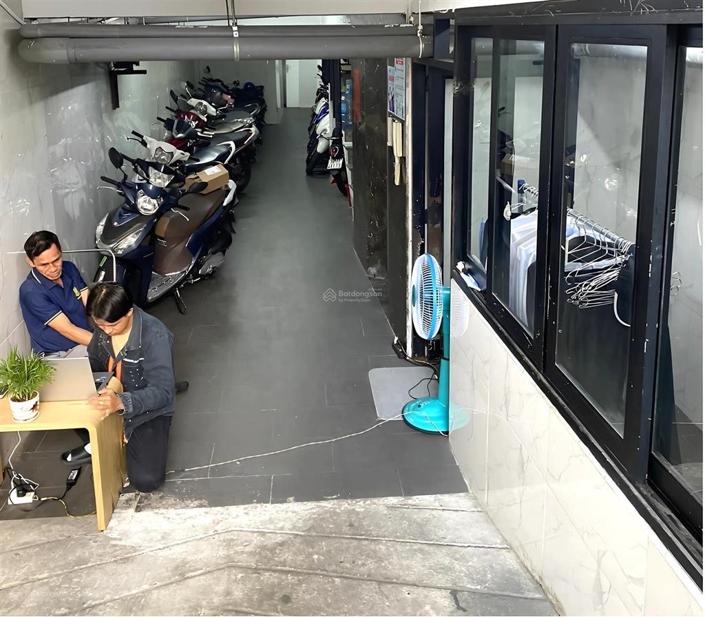 Văn phòng 35m2 giá 9 triệu/th (1 phòng duy nhất)
