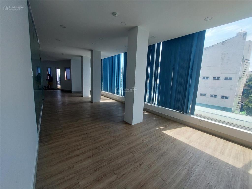 Văn phòng 120m2, giá 25 triệu/th  186 đặng văn ngữ