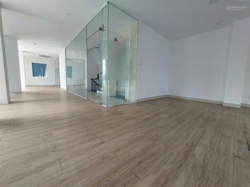 Văn phòng 120m2, giá 25 triệu/th  186 đặng văn ngữ