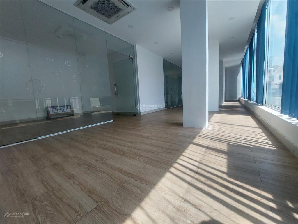 Văn phòng 120m2, giá 25 triệu/th  186 đặng văn ngữ