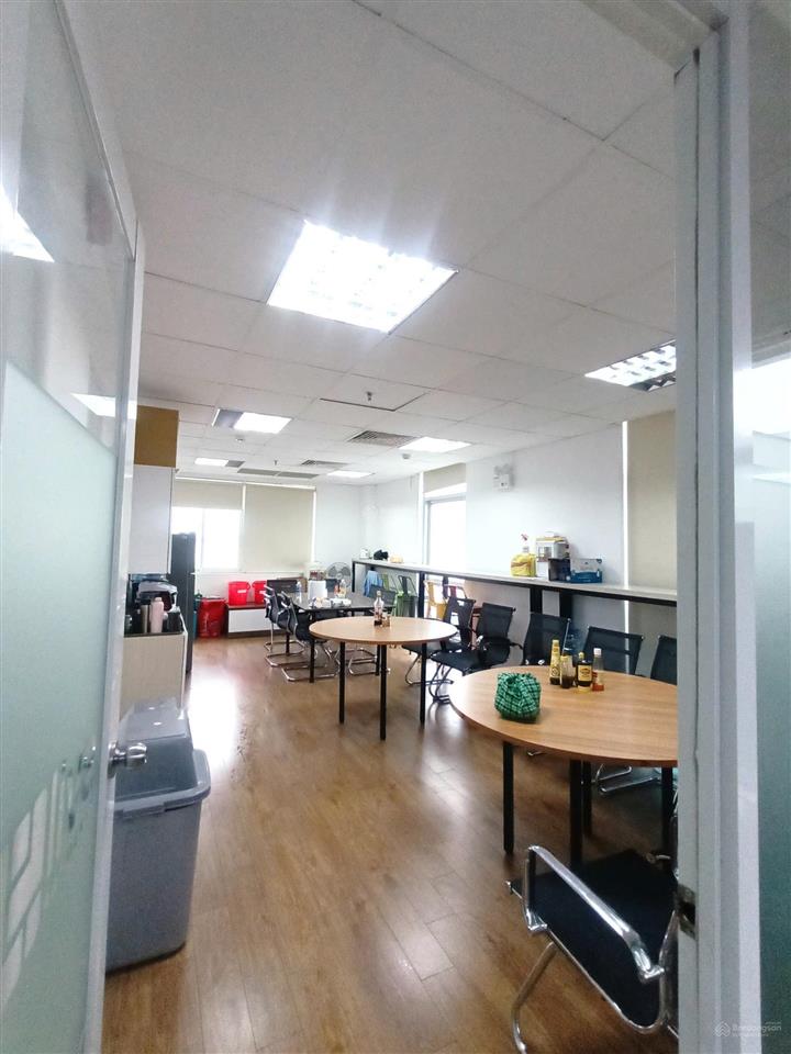 Văn phòng 225m2 giá 99 triệu/th (1 phòng duy nhất)