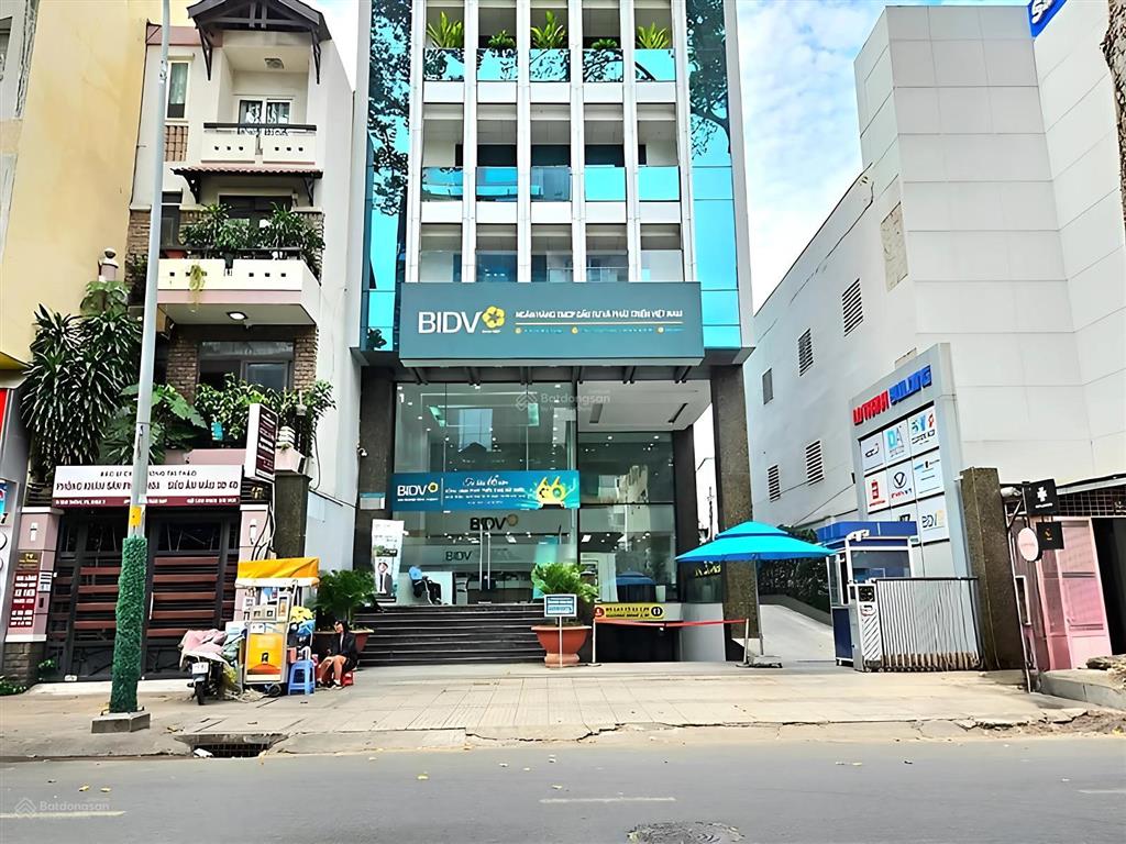 Văn phòng 225m2 giá 99 triệu/th (1 phòng duy nhất)