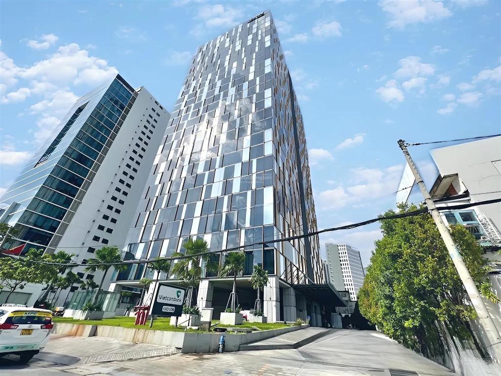 Văn phòng hạng a  680m2 (miễn phí nội thất cho 120 người) giá thấp hơn hạng b