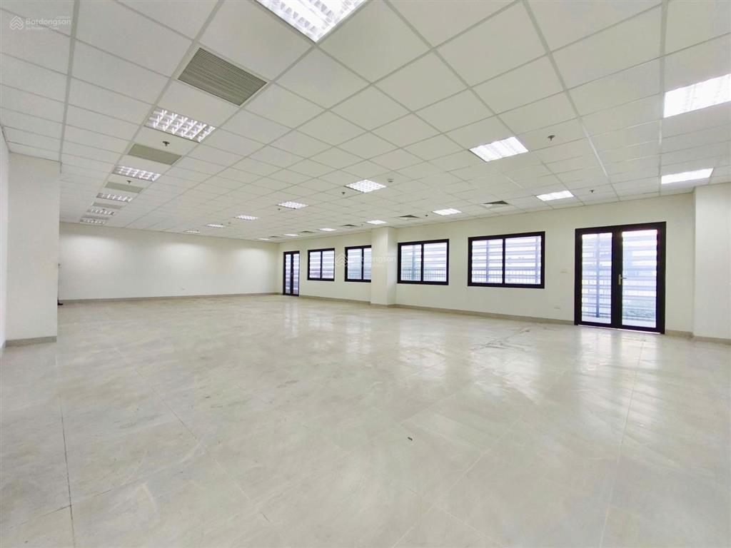 Văn phòng siêu rẻ! 344m2 (bao điện lạnh  phí quản lý) chỉ 427 nghìn/m2/th