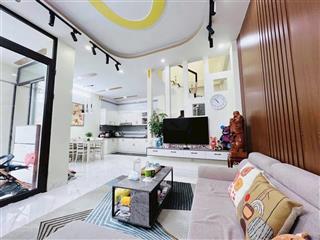 Bán đất tặng nhà  cô nhã bán gấp nhà hxh ngay hai bà trưng,p8, q.3 thu nhập 15tr/tháng giá 2tỷ590