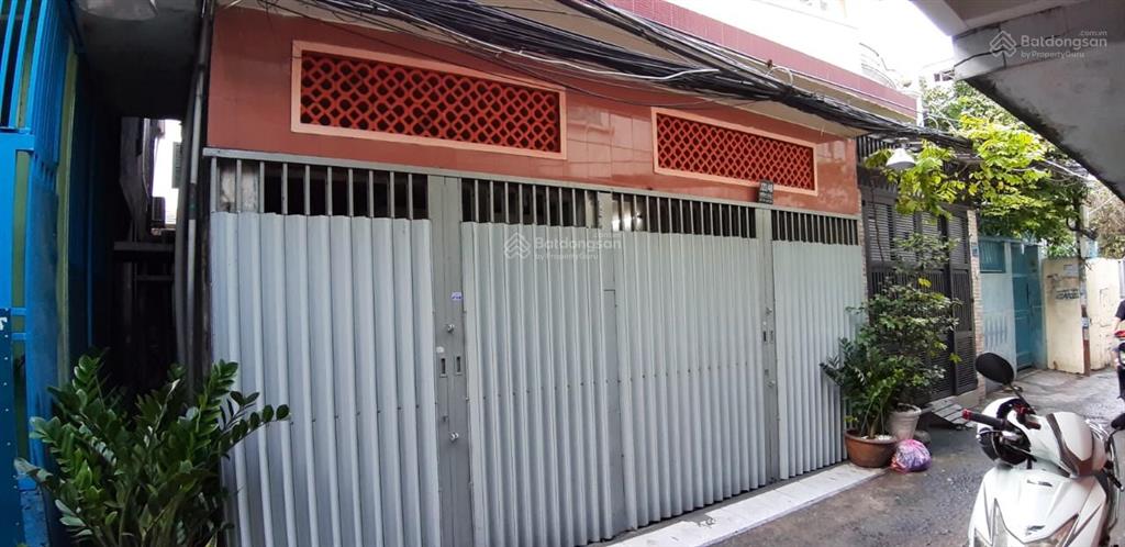 Bán nhà trung tâm q3 đường cách mạng tháng tám, 13 tỷ, 69m2, 6pn, 2wc, quận 3, hcm