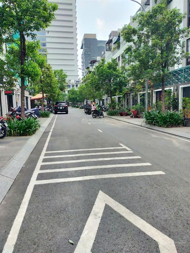 Bán biệt thự hà đô centrosa 5.5x16m trệt 3 lầu cho thuê 70tr/tháng giá bán chỉ 35 tỉ