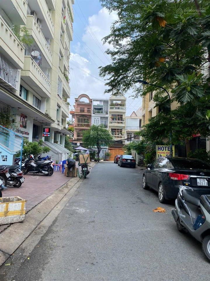 Bán nhà cách mạng tháng tám ngay công viên 5 tầng thang máy 5x17m cho thuê 60tr/tháng chỉ 19 tỉ