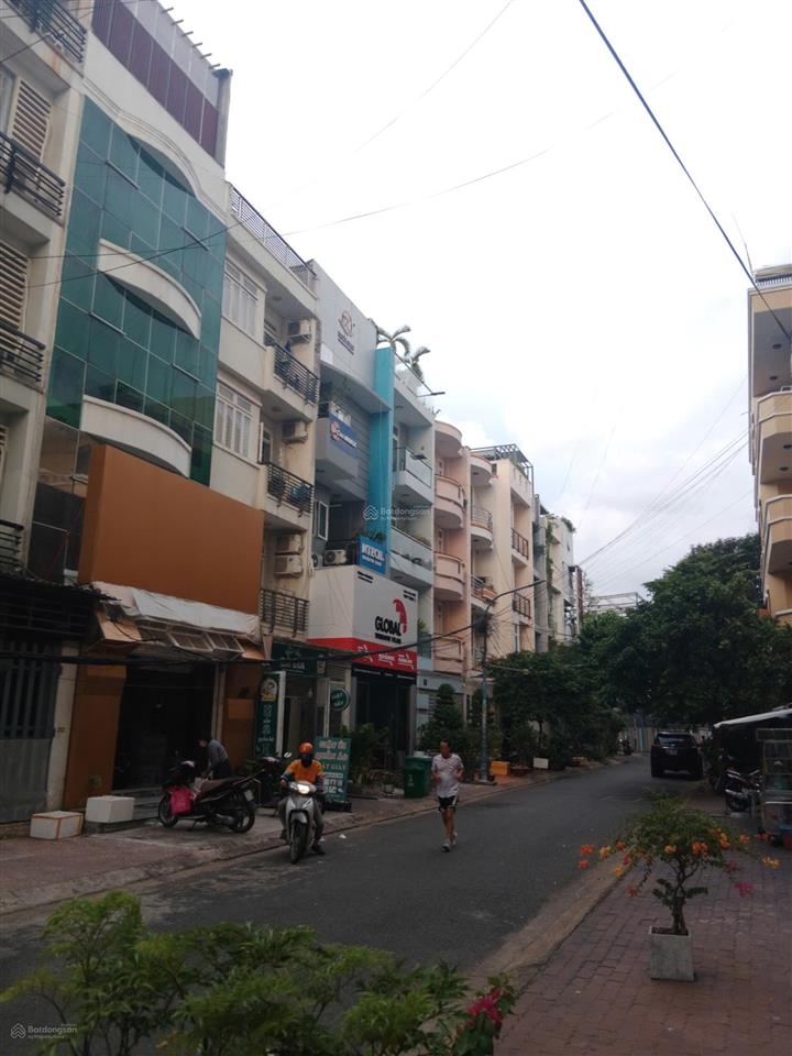 Bán nhà cách mạng tháng tám ngay công viên 5 tầng thang máy 5x17m cho thuê 60tr/tháng chỉ 19 tỉ