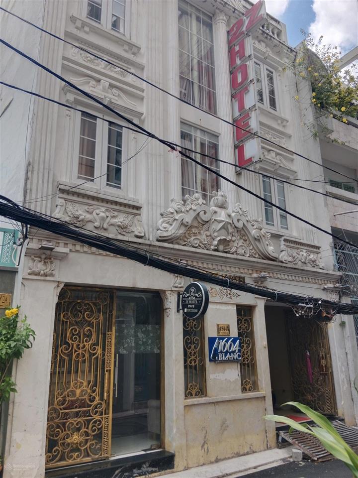Bán khách sạn đường lê thị riêng ngang 7,1x18m 20 phòng cho thuê 130tr/tháng có thang máy chỉ 34tỷ