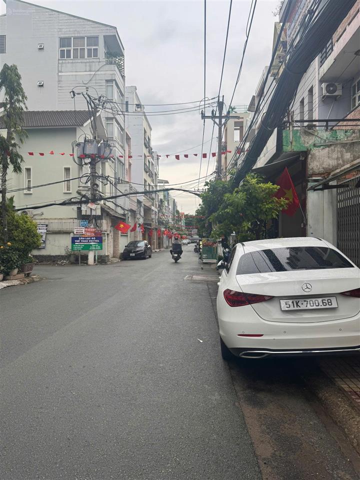 Bán biệt thự đẹp ngay hoàng hoa thám 7x19.1m 4 tầng nhà mới đẹp giá chỉ 22,5 tỷ