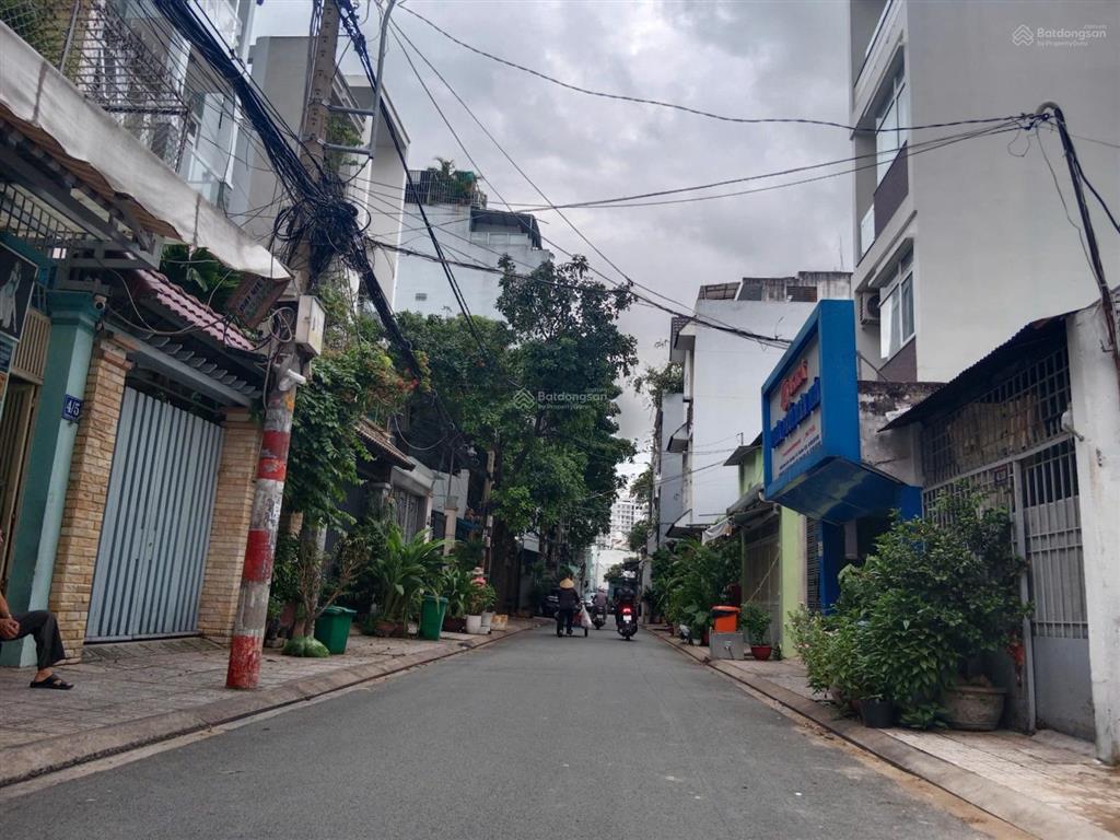 Bán khuôn đất lớn ngay cộng hòa 10x18m hầm + 6 lầu sân thượng giá chỉ 32 tỷ
