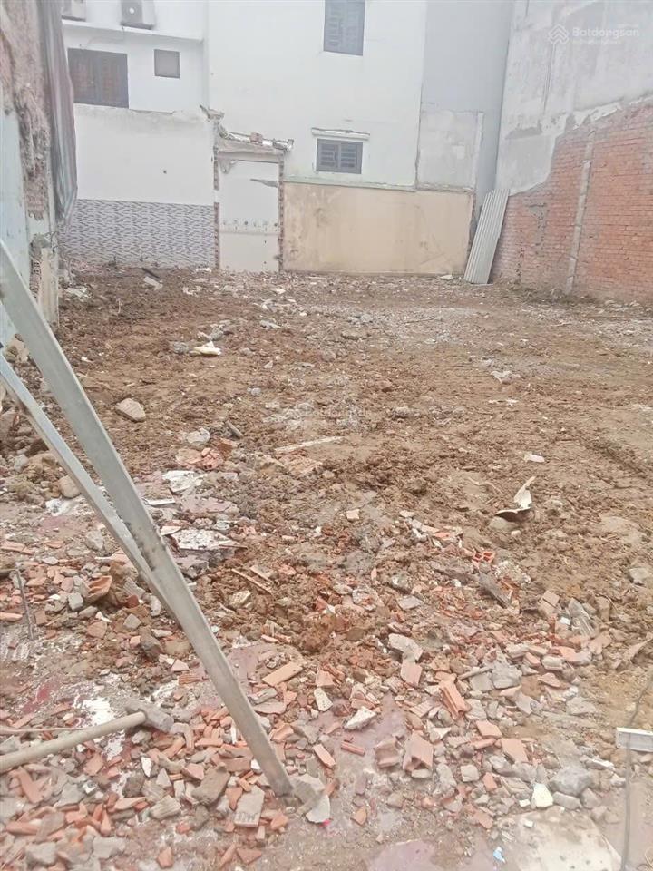 Bán khuôn đất lớn ngay cộng hòa 10x18m hầm + 6 lầu sân thượng giá chỉ 32 tỷ