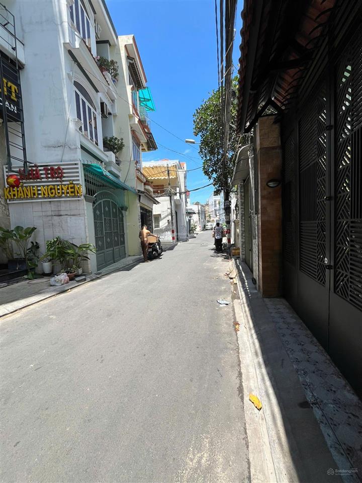 Bán tòa nhà chdv phan huy ích 7x32m, 52 phòng cho thuê 185tr/tháng chỉ 33,9 tỷ