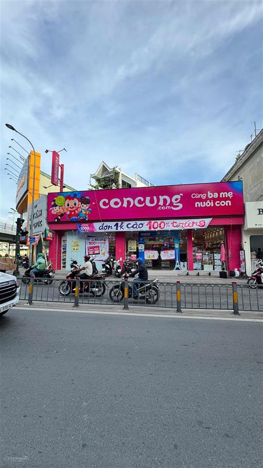 Bán nhà mặt tiền hoàng hoa thám 18x15m, cho thuê 90tr/tháng giá chỉ 37,5 tỷ