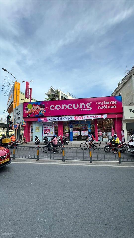 Bán nhà mặt tiền hoàng hoa thám 18x15m, cho thuê 90tr/tháng giá chỉ 37,5 tỷ