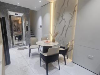 Nguyễn viết xuânhđ. nhà 5 tầng thang máy nhập khẩu ô tô đỗ gần nhà, nội thất xịn. nhỉnh 8 tỷ có tl