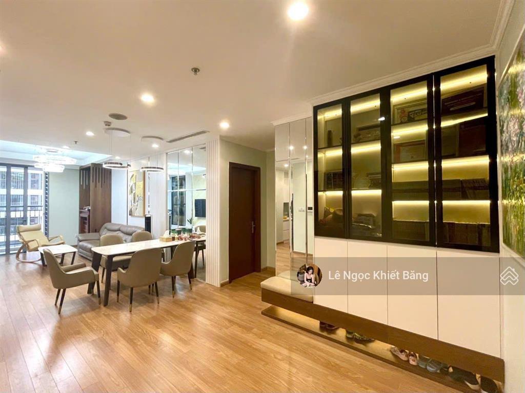 "sống sang trọng, giá hợp lý!"bán căn hộ khánh hội 3, 1pn1wc, 65m2, view đẹp,full nội thất,2,36 tỷ
