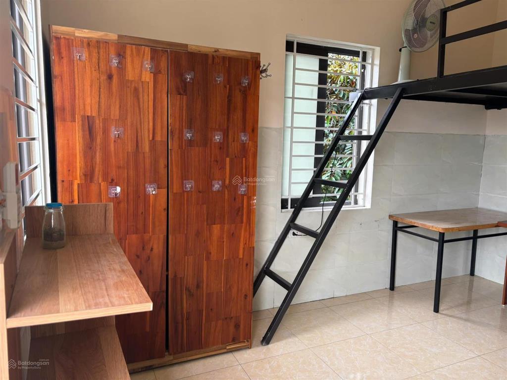 Cho thuê phòng trọ sv đối diện cổng đh fpt hà nội. gần đhqghn hoà lạc. giá 2tr/ph, đầy đủ thiết bị