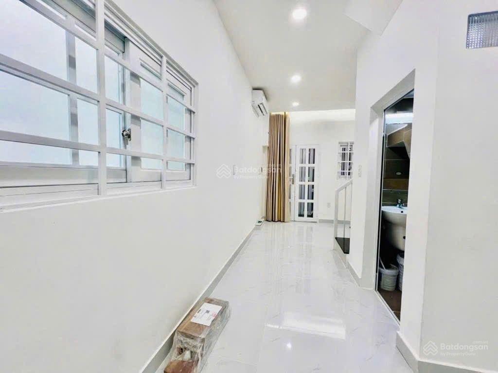 Q1, chỉ 3 tỷ 550tr nhà mới ở ngay, 2 tầng, 3 x 6m1, không quy hoạch