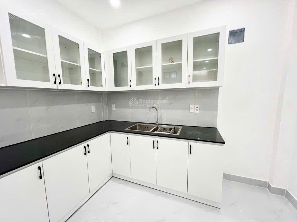 Q1, chỉ 3 tỷ 550tr nhà mới ở ngay, 2 tầng, 3 x 6m1, không quy hoạch